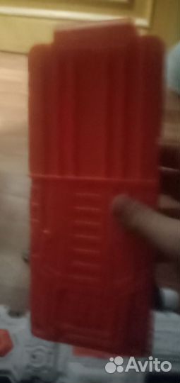 Пистолет на батарейках стреляет