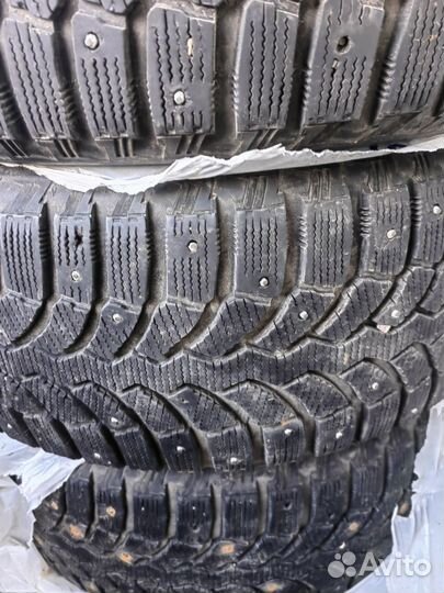 Bridgestone Blizzak DM-V1 235/55 R17 103T