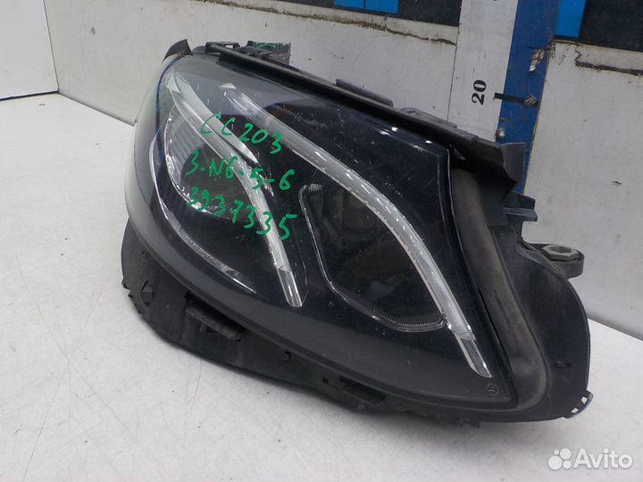 Фара правая, Mercedes-Benz W213 (E-Klasse)