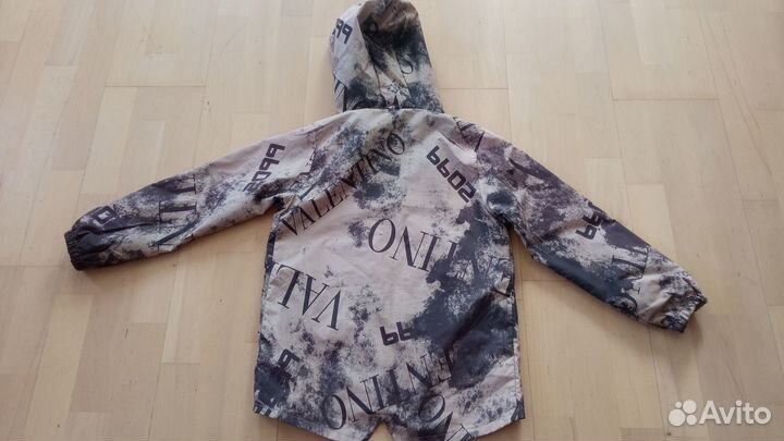 Продам ветровку на мальчика