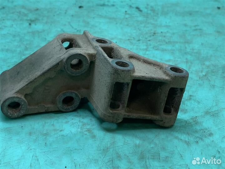 Кронштейн переднего редуктора #:7785 Mercedes-Be