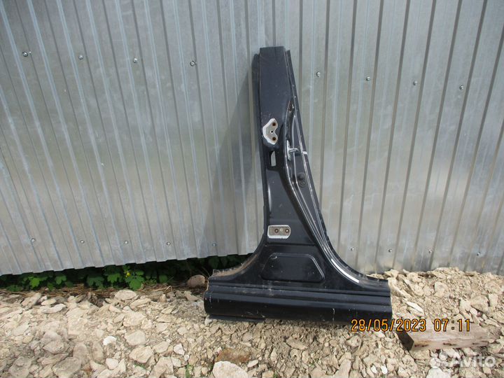 Правая средняя стойка с порогом Тойота Королла