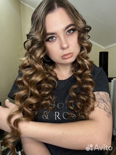 Макияж причёски локоны брови образ 1200