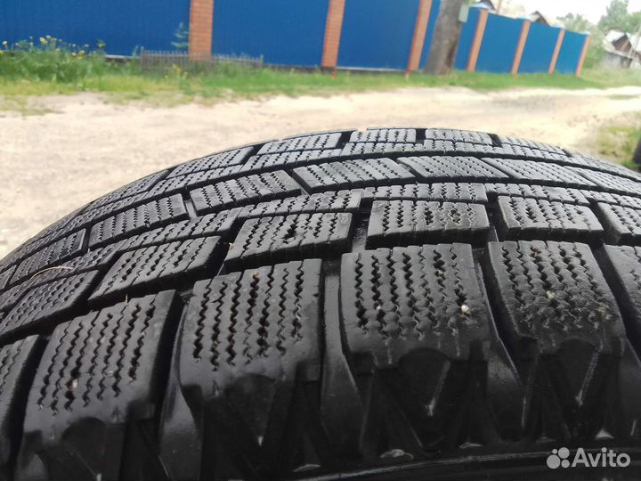 Hankook AH11 215/60 R16