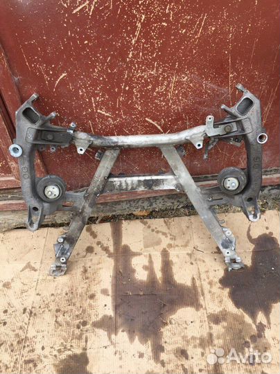 BMW E39 подрамник передний