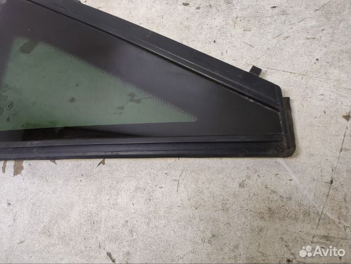 Форточка двери задняя правая Bmw X6 F16 2014-2020