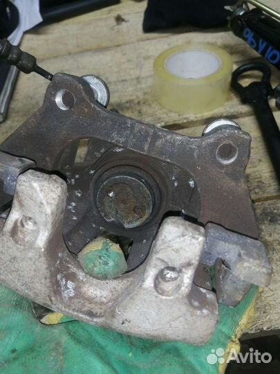 Суппорт задний левый citroen c5 x7 98 и км