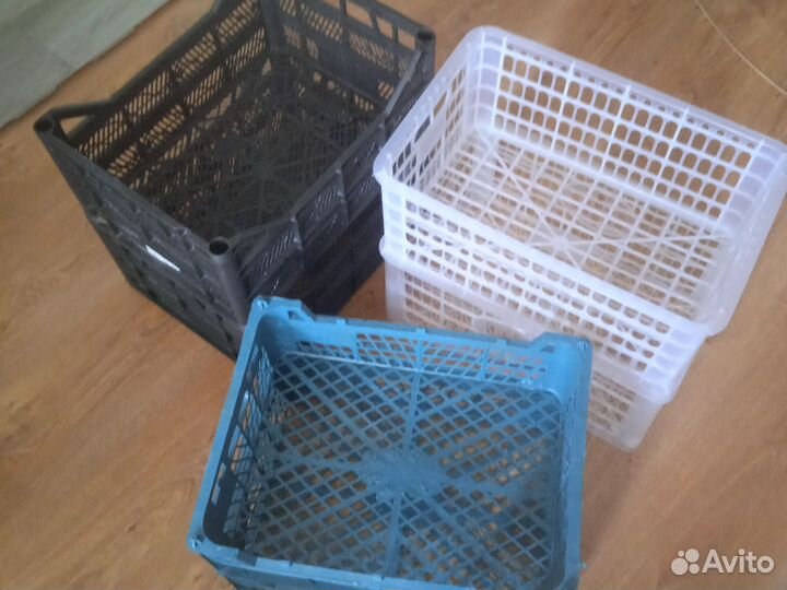 Пластиковые ящики б/у разных размеров