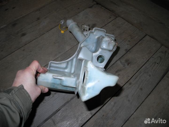Бачок омывателя оригинальный mazda 3 bk хэтчбек