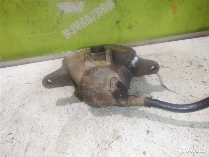 Суппорт передний левый Ауди 80 90 Б4