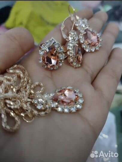 Красивый набор. Часы+украшения. Ноаый