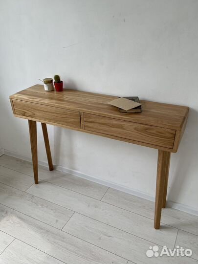 Консольный стол из массива дуба