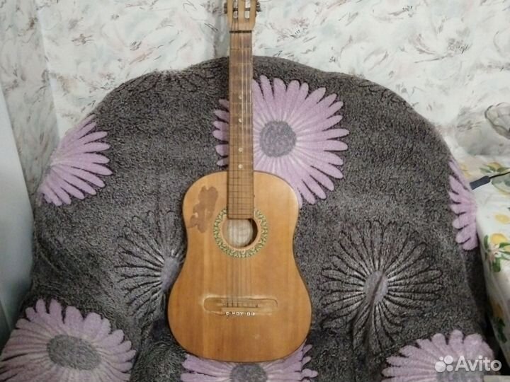 Классическая гитара шестиструнная