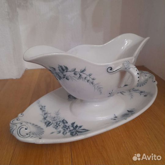 Антикварный соусник от Виллерой и Бох