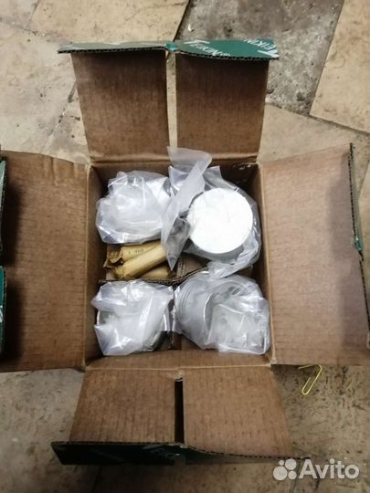 Комплект поршней