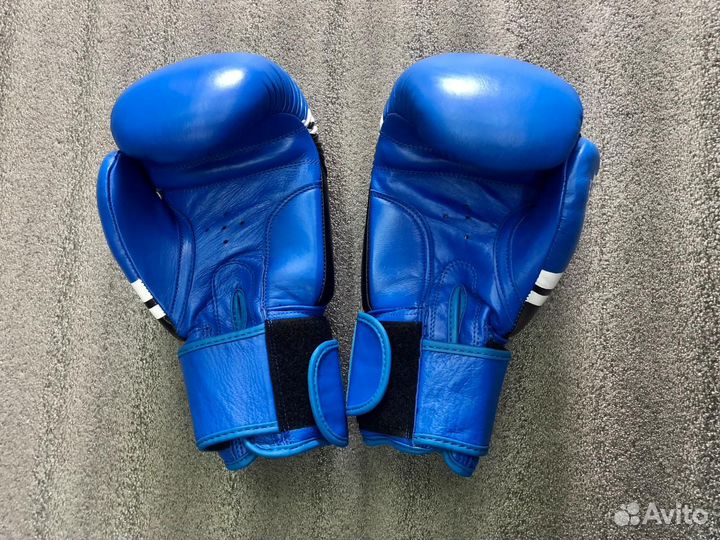 Боксерские перчатки