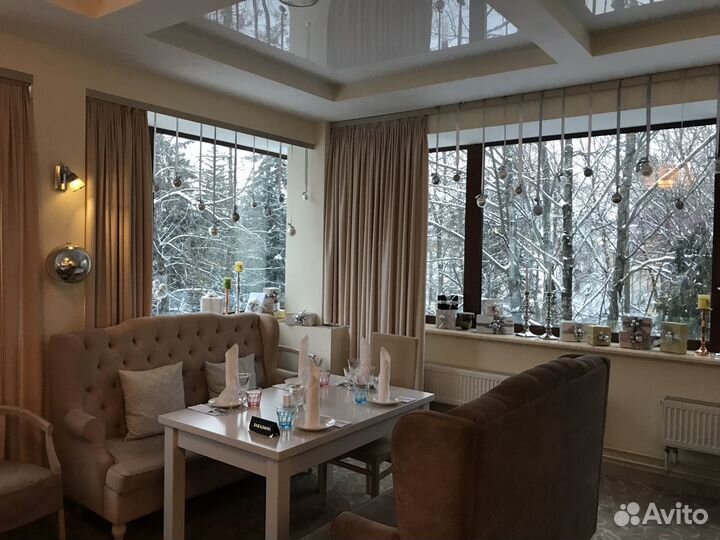 Официант-бармен