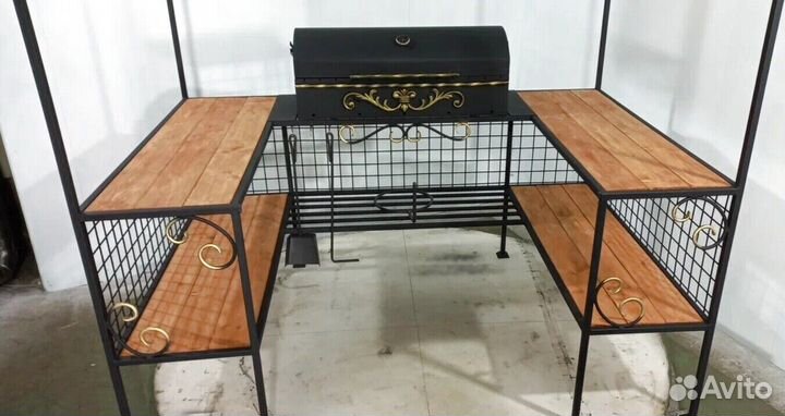 Мангал с крышей