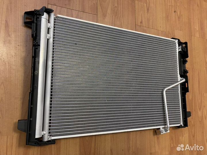 Радиатор кондиционера Mercedes GLK W212 W204 W207