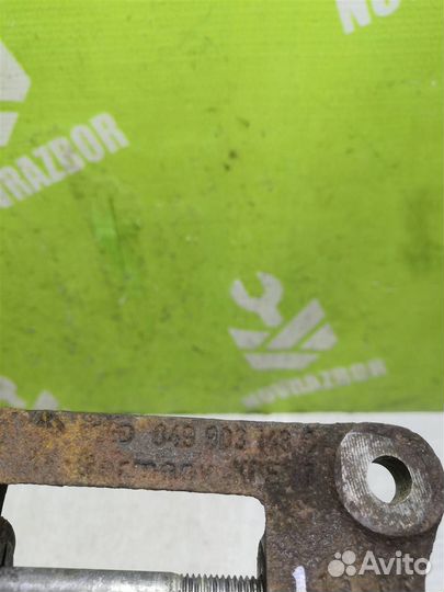 Кронштейн генератора Ауди 80 90 Б3