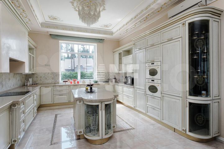 Дом 514 м² на участке 20 сот.