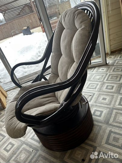 Кресло качалка из ротанга бу