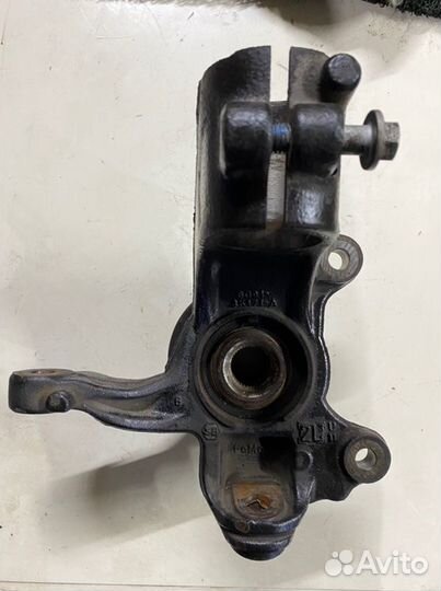 Кулак передний левый Volvo S80 B6304T