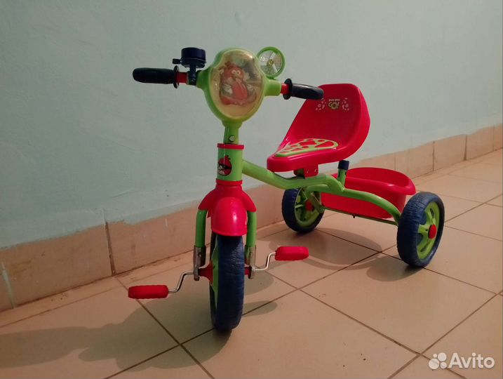Трехколесный велосипед