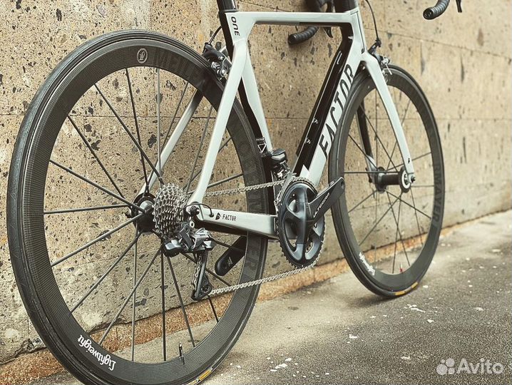 Шоссейный велосипед Factor ONE Rim Ultegra Di2