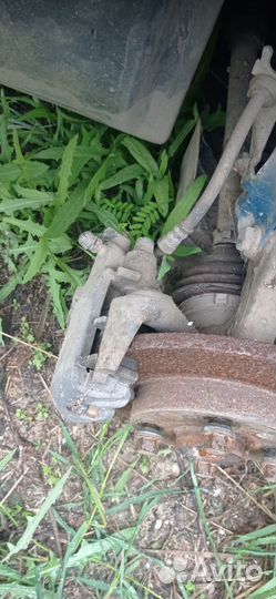 Передний тормозной суппорт Volkswagen Golf 3