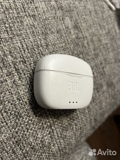 Беспроводные наушники JBL Tune 215TWS