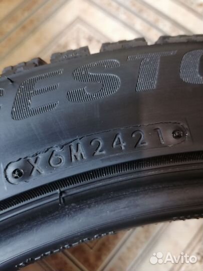 Bridgestone Blizzak Spike-02 235/45 R18