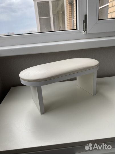 Маникюрная подставка для рук бу