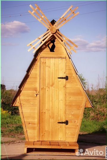 Уличный туалет деревянный HME555