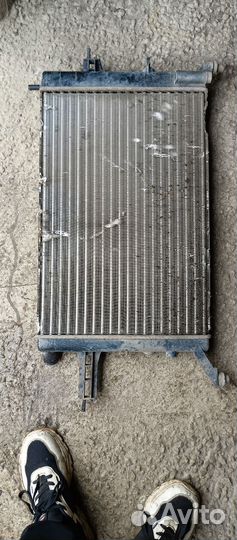 Радиатор охлаждения Опель Астра G
