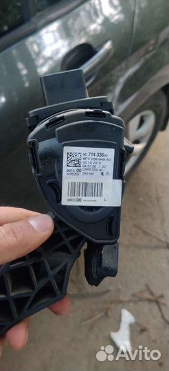 Педаль газа Peugeot 408 2012 дорест 9671433680