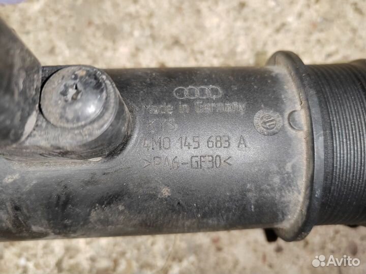 Патрубок интеркулера Volkswagen Touareg 3 2019