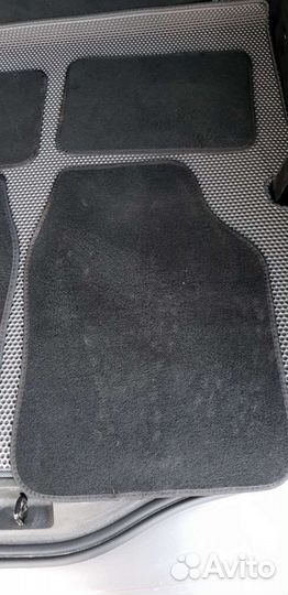 Автомобильные коврики универсальные