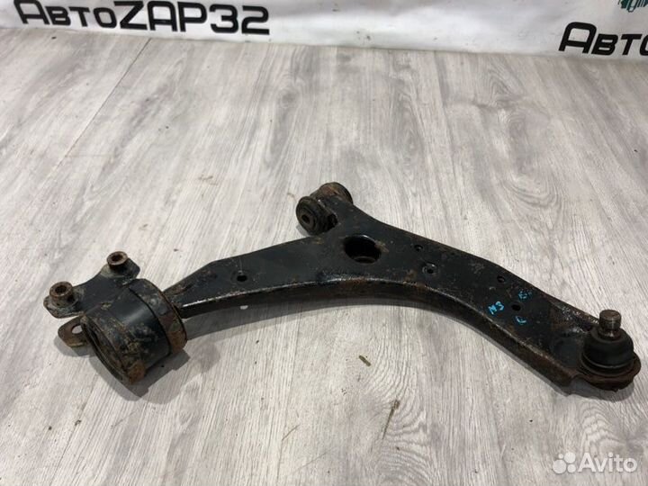 Рычаг передний правый Mazda 3 BK 2004 2005 2006