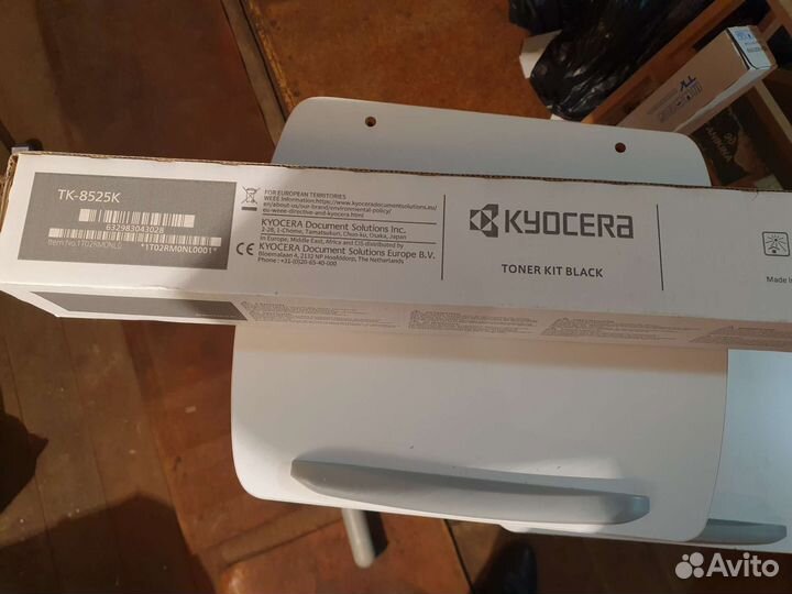 Картриджи kyocera TK-8525 остался черный