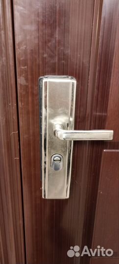 Дверь входная металлическая