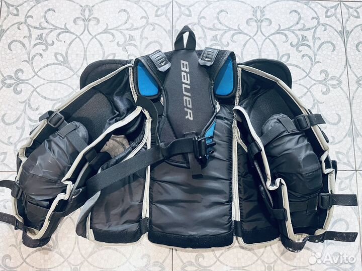 Вратарский нагрудник bauer