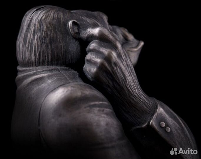 Статуэтка обезьяны из серебра и камня