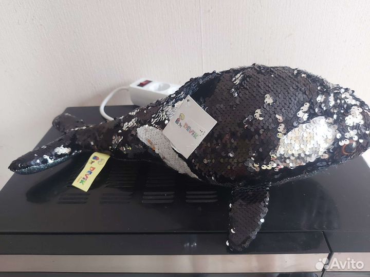 Касатка мягкая с пайетками 45 см новая