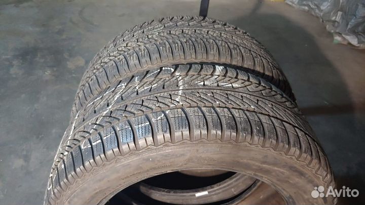 Goodyear UltraGrip 8 Performance 225/55 R17 97H