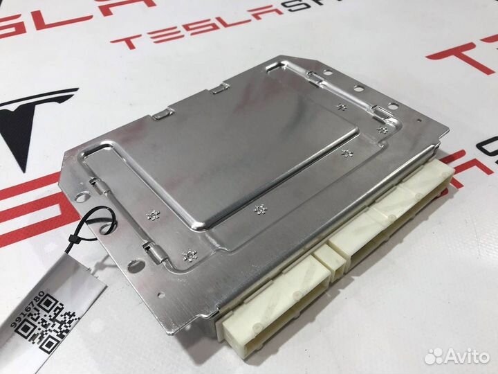 Блок управления пневмоподвеской Tesla Model S 2015