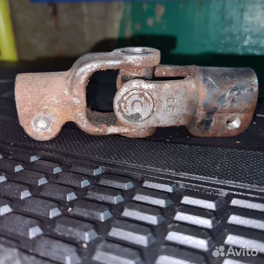 Карданчик рулевой рейки Toyota yaris 2