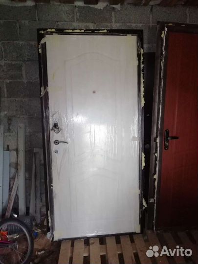Дверь входная металлическая