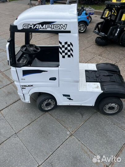 Детский электромобиль бу