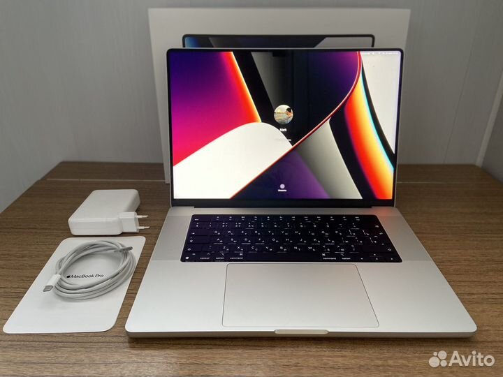 Apple MacBook Pro 16 M1 (2021, M1 Pro) 16/512GB